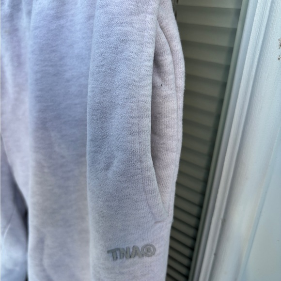 TNA Sweatpants Womens Medium Gray Sweatfleece Cozy Boyfriend Joggers Aritzia - Picture 3 of 7
